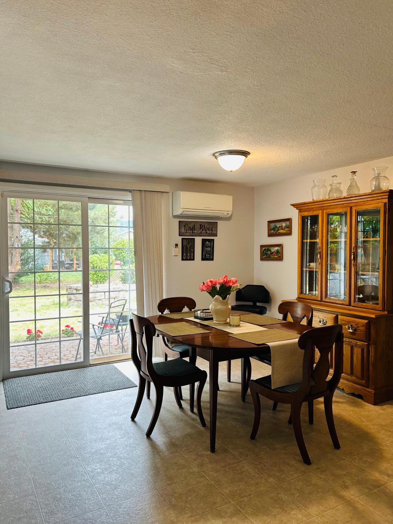 Emerald City 3 Bedroom 1 Bath Home Eugene Bagian luar foto