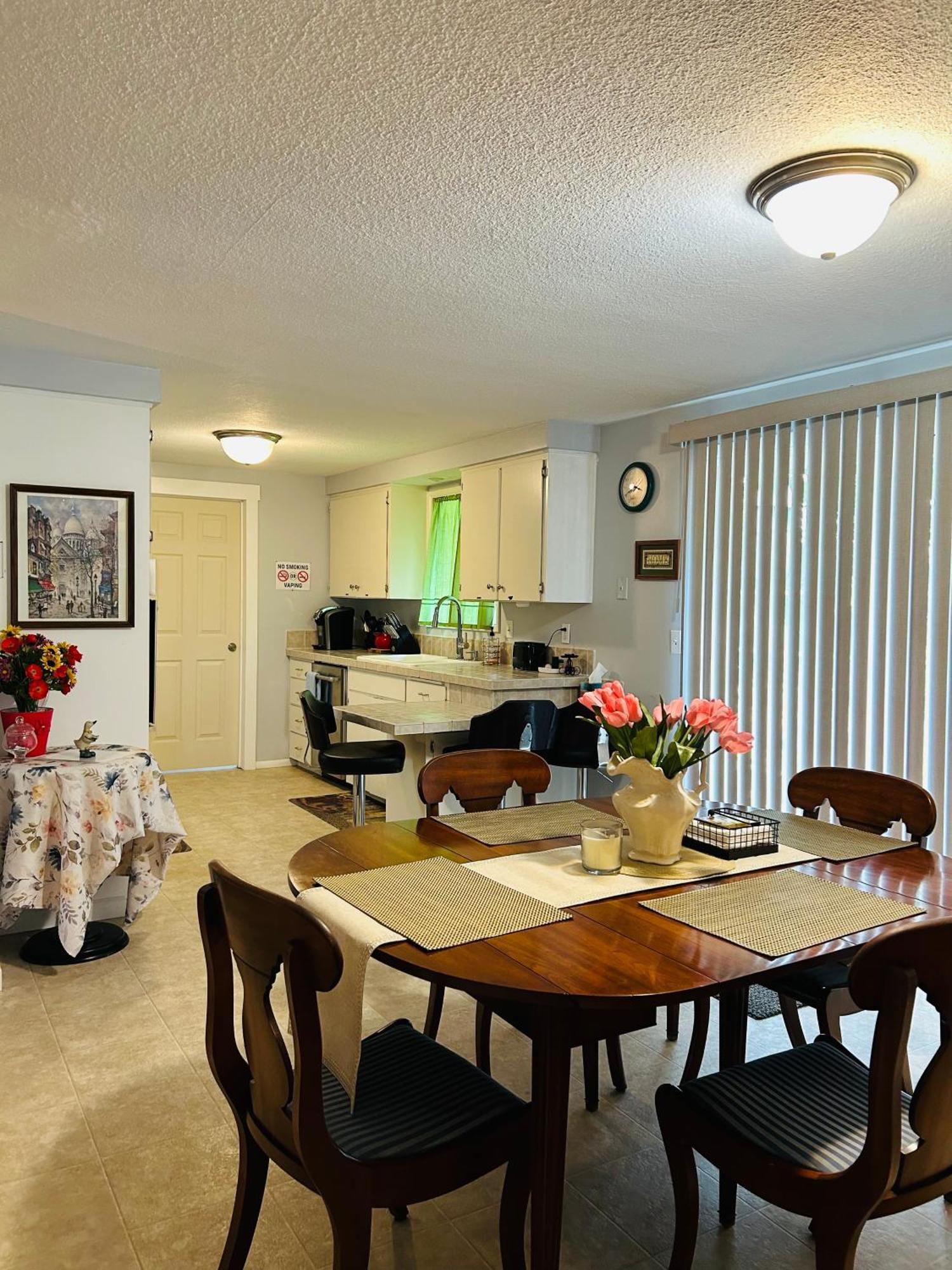 Emerald City 3 Bedroom 1 Bath Home Eugene Bagian luar foto
