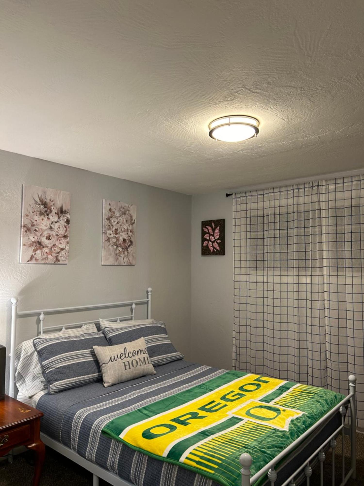 Emerald City 3 Bedroom 1 Bath Home Eugene Bagian luar foto