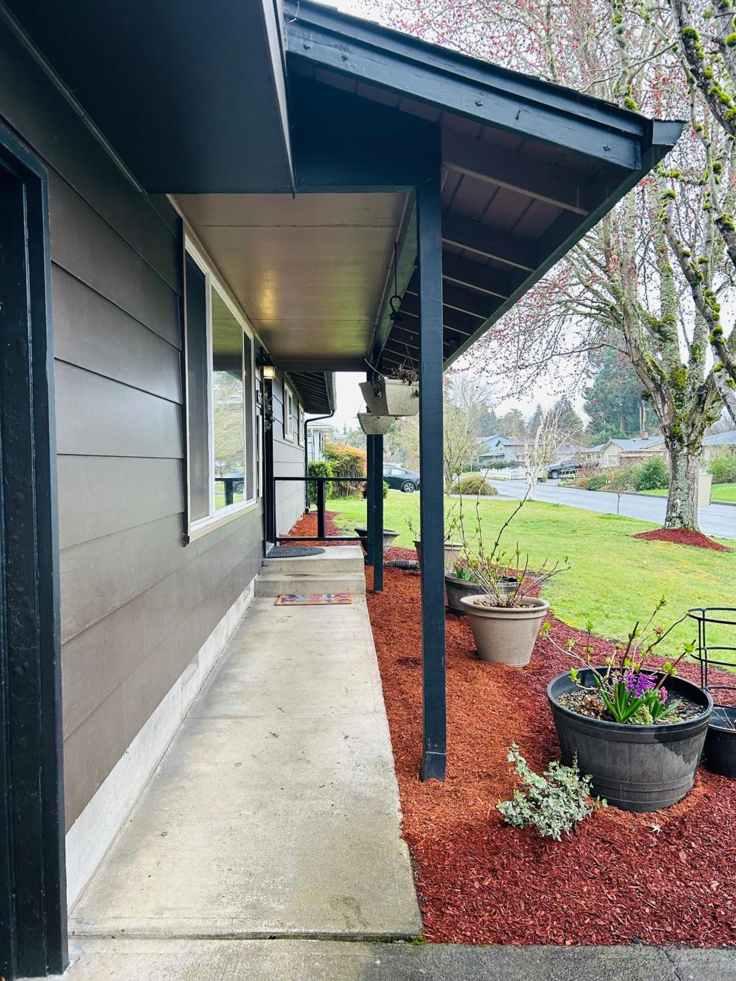 Emerald City 3 Bedroom 1 Bath Home Eugene Bagian luar foto