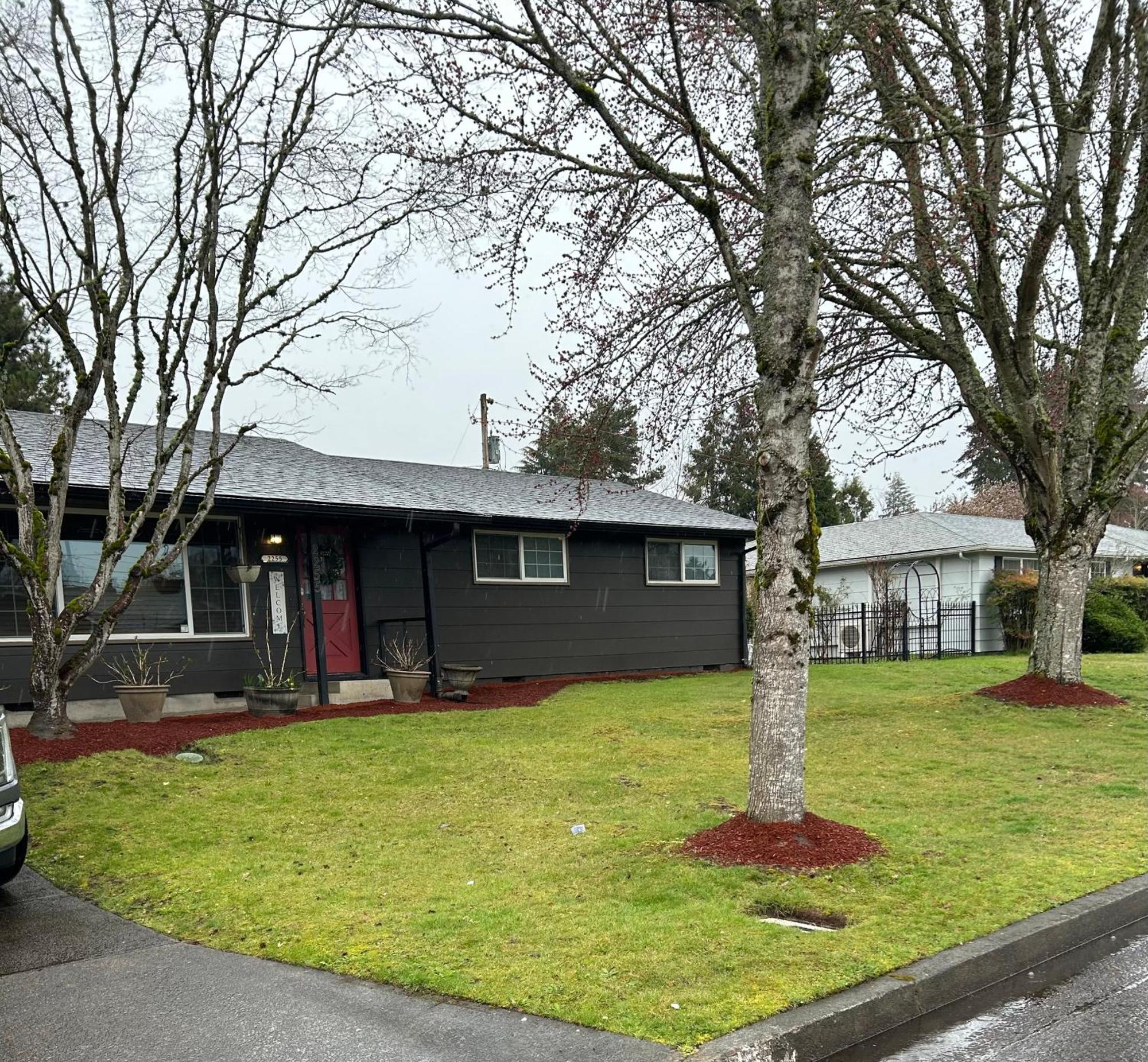 Emerald City 3 Bedroom 1 Bath Home Eugene Bagian luar foto